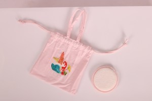 Permanent Makeup remover towel pads 
منشفه مزيلة للمكياج و الماسكات